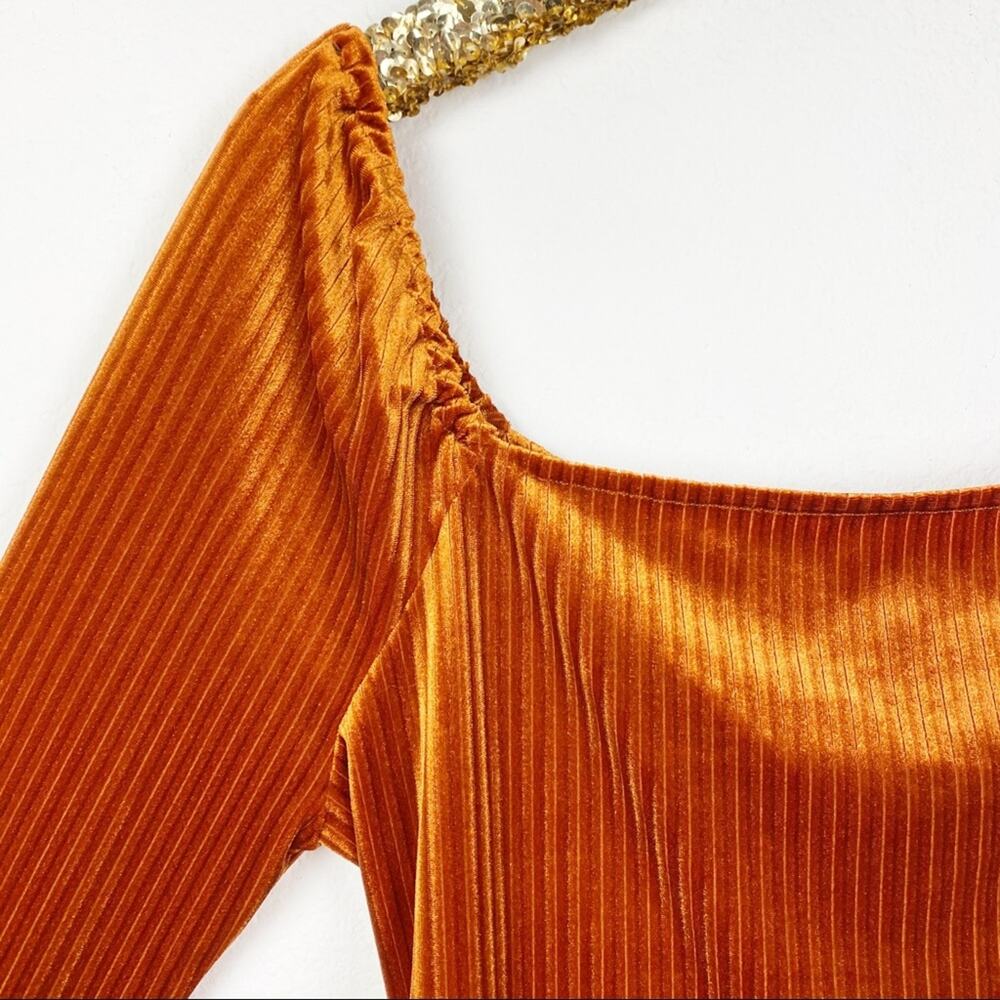 All In Favor • Long Sleeve Cutout Ribbed Top - Picture 6 of 12
